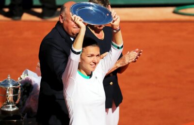 VIDEO + FOTO // OstapenKO! DEZASTRU în finala de la Roland Garros » Simona a avut 3 șanse de 4-0 în setul 2, dar s-a prăbușit și a pierdut în 3 seturi! Letona se impune cu un potop de lovituri câștigătoare