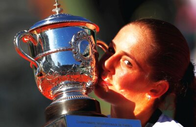 CORESPONDENȚĂ DE LA PARIS » Antrenoarea Jelenei Ostapenko a vorbit despre momentul care a decis finala, ce i-a spus elevei sale despre Halep și care e diferența uriașă față de alte jucătoare