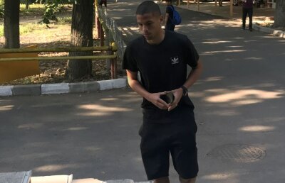 FOTO "Câinii" calcă pe bani » Dinamoviștii s-au afișat cu adidași de sute de euro la reunire!