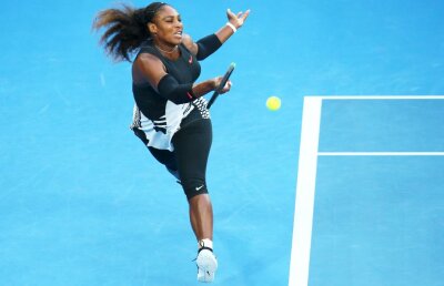 VIDEO Imagini senzaționale: Serena Williams joacă tenis însărcinată în luna a șaptea! "Ar bate-o lejer pe Șarapova" :)