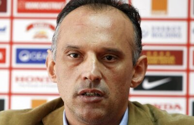 Situație fără precedent la CSM Poli Iași: "N-au făcut niciun transfer, vă spun eu. Plimbă autocarul prin oraș ca pe Sfintele moaște, e o debandadă totală, ceva fără precedent"