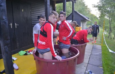 GALERIE FOTO Dinamoviștii, din nou inventivi! Cum se refăceau în urmă cu 3 ani și cum o fac acum 