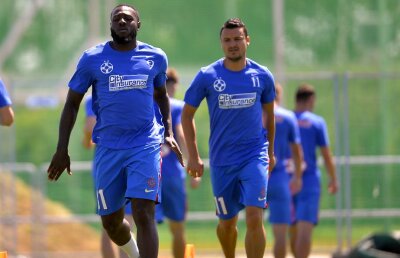 EXCLUSIV VIDEO Corespondență din Slovacia » Alertă în cantonamentul celor de la FCSB: un jucător important nu s-a putut antrena alături de restul echipei 