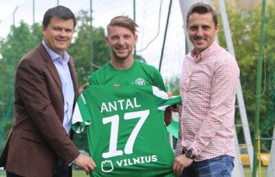 EXCLUSIV Duelul românilor în Champions League! Un fost fotbalist de la CFR a semnat cu o campioană din Europa și va da piept cu Keșeru și Moți 