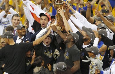 FOTO Un mesaj unic scris de noul Forrest Gump în 80 de kilometri de alergare » Dedicație pentru Golden State Warriors