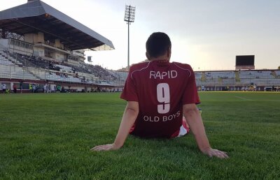 Campania pentru Cristi Coroian continuă! Unul dintre marii jucători ai Rapidului și-a dat tricoul la licitație