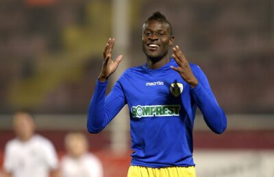 Bokila i-a fentat din nou pe "câini" » Cum i-a ocolit pe dinamoviști în cantonamentul din Slovenia, după ce Contra l-a făcut praf