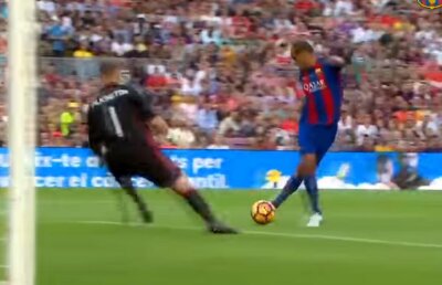 VIDEO + FOTO Spectacol TOTAL » Două faze geniale în Barcelona - Manchester United! Ronaldinho și Rivaldo l-au șocat pe Gică Popescu