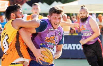 Baschet în Deltă » Școala Veche a plecat cu juvelnicul plin de la Tulcea Street Play