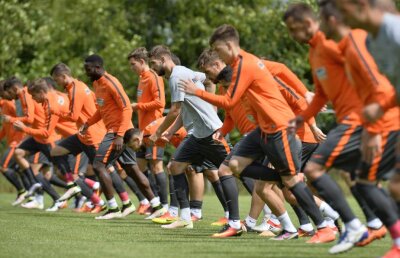 Oficial » FCSB s-a mai despărțit de trei jucători