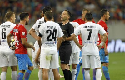 Scene șocante la FCSB - Voluntari » A înjurat către bancă, ținta a fost tocmai antrenorul: "Are boală pe mine, nu mă suportă!"