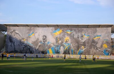 FOTO Povestea unei scenografii memorabile » Artizanii show-ului grandios de la promovarea Petrolului în L3 dezvăluie cum se construiește și cât costă o reprezentație de excepție a tribunelor