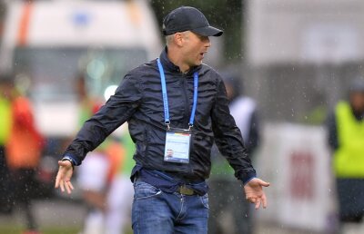 Iordănescu trage concluziile după înfrângerea cu Voluntari, 1-3, și își ceartă jucătorii: "Nu e treaba lor să comenteze arbitrajul"