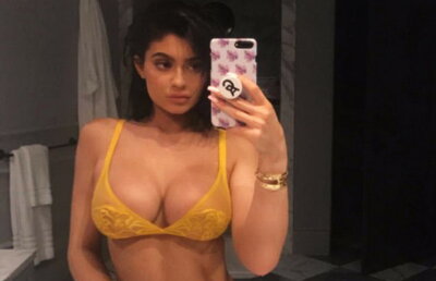 FOTO Kylie Jenner, cel mai hot selfie