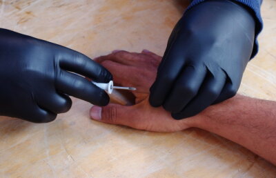 O companie din SUA a implantat microcipuri angajaţilor