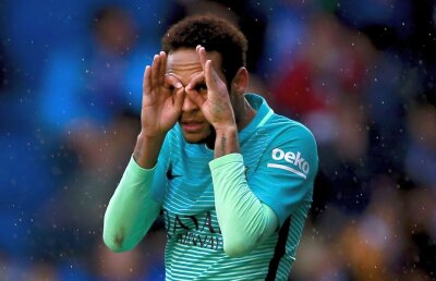 FOTO » Fanii Barcelonei l-au scos de la inimă pe Neymar: "Trădător căutat! Afară cu mercenarii!"