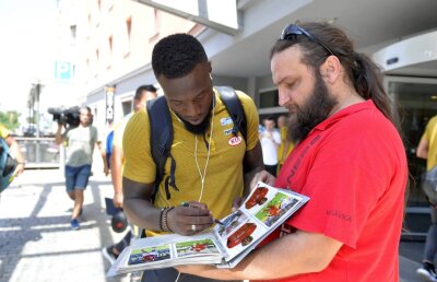 GALERIE FOTO + VIDEO Corespondență GSP din Plzen » Primele imagini cu delegația FCSB în Cehia » Cine i-a așteptat pe jucători la hotel
