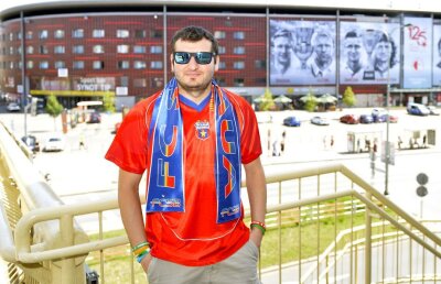 GALERIE FOTO Corespondență din Plzen » Între baze de date și fotbal. FCSB va avea un suporter deosebit la meciul cu Plzen: "Ne calificăm sigur! Cehii nu-s așa buni pe cât vor să pară"