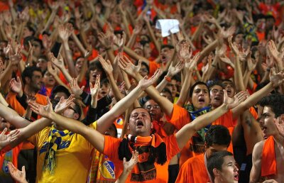 APOEL - VIITORUL // VIDEO Corespondență din Nicosia: Mesajul-șoc transmis de fanii lui APOEL, în startul partidei retur cu Viitorul