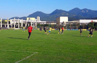 FOTO Petrolul și Oțelul joacă finala turneului "Nicolae Pescaru", la care mai participă CSA Steaua și Steagul Roșu Brașov