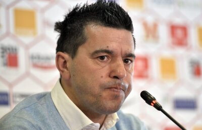 Contra, derapaj vulgar în conferință: "Dacă FCSB trece de Sporting, ridicăm fustița"