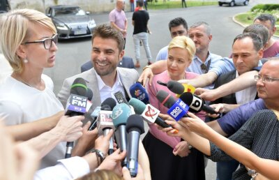 FOTO / UPDATE S-a încheiat întâlnirea de la MAI pentru stadionul lui Dinamo » Verdictul celor 4 care au participat, Mutu, Iagăr, Negoiță și ministrul Carmen Dan. Badea le-a tras clapa! 