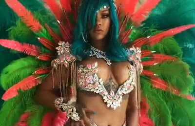 FOTO Rihanna, într-o ținută de infarct. Fanii ei sunt în extaz!