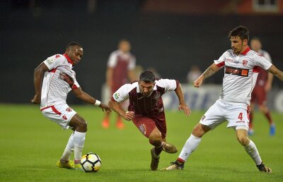  FOTO+VIDEO CFR Cluj - Dinamo 1-0 » CFR Cluj, fără greșeală în startul sezonului! Ardelenii s-au impus cu Dinamo, deși au terminat meciul în 9 oameni
