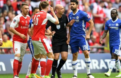 EXCLUSIV Știm brigada de arbitri care va conduce Viitorul - Red Bull Salzburg » Cu acest "central" românii au obținut doar remize