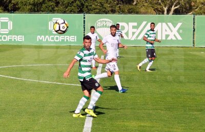 Corespondență din Portugalia //  FOTO Interviul cu românul care joacă de 12 ani la Sporting » Cum vede jocul portughezilor și ce spune de șansele steliștilor