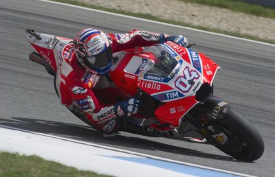 Cursă electrizantă în etapa a 11-a de MotoGP » Dovizioso, marele învingător în fața lui Marquez, niciun pilot Yamaha pe podium