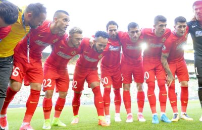 FCSB joacă tare! Continuă campania de achiziții și este în negocieri cu trei jucători! Cum se va stabili noul transfer al roș-albaștrilor