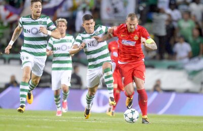 Corespondență din Portugalia // Discuție fierbinte în liftul de pe "Alvalade" » Un fan Sporting a răbufnit după 0-0 cu FCSB: "Voi fotbal când jucați?"