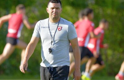 Anunț teribil pentru Dinamo: "Nu îl văd pe Contra terminând sezonul pe bancă" » Un idol al fanilor explică forma slabă a lui Nemec și Hanca