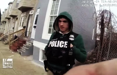 Trei politiști, prinși cu mâța-n sac din cauza camerei lor video