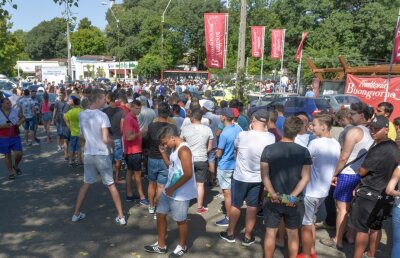 FCSB - Sporting // Ultimele bilete, azi, la case, alte mii la bișnițari » Dialog halucinant la GSP Live cu un speculant: tichete de 6 ori mai scumpe!