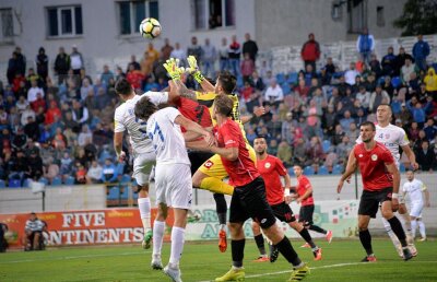 FOTO Probleme mari de arbitraj în Liga 1 » Meci cu 3 penalty-uri neacordate!