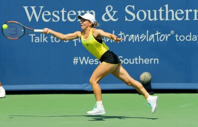 Un exercițiu imposibil » Închideți ochii și puneți-vă în locul Simonei Halep: "Vizualizați deja bucuria de la final? S-ar putea să fie o capcană. Dar e imposibil să nu vă gândiți la ea, nu-i așa?"