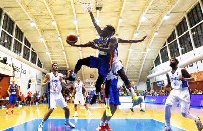 Ce ne așteaptă la EURO » Naționala de baschet a României a dezamăgit în amicale