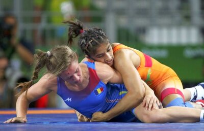 Rezultat fantastic la Mondialele de lupte de la Paris! Prima medalie mondială la feminin din istorie!