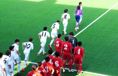 FOTO Imagine dură cu un tânăr fotbalist român! Plin de răni pe față după duelul cu Real Madrid. "Scuze, din greșeală!"