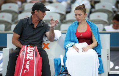 Halep a ales soluția "de mijloc", după eșecurile din ultima vreme » Ar trebui să ia o decizie radicală?