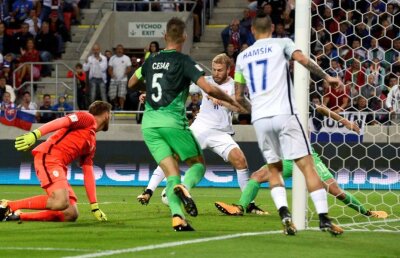 VIDEO Adam Nemec, decisiv pentru Slovacia în meciul cu Slovenia chiar în fața lui Mevlja! Actualul și fostul dinamovist au fost protagoniștii fazei singurului gol 