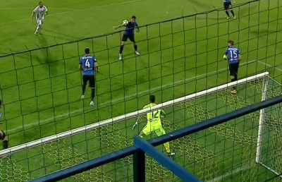 FOTO Jucătorii de la FCSB au cerut două penalty-uri! Părerea specialistului: "Trebuia dată lovitură de la 11 metri"