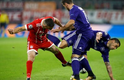 FOTO + VIDEO S-au încheiat primele meciuri din grupele Ligii! Stanciu și Chipciu n-au rezistat pe Allianz Arena, United și Chelsea au câștigat clar + Recital PSG cu Celtic