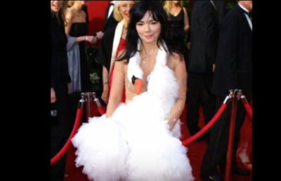 VIDEO Acestea sunt cele mai urâte rochii de mireasă. Bărbații s-ar gândi de două ori înainte să spună "DA"