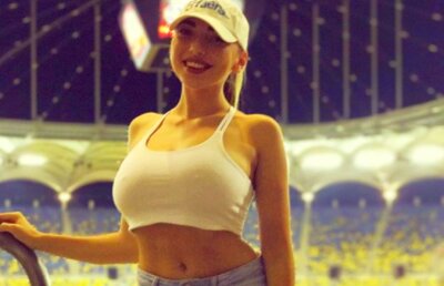 FCSB - Plzen 3-0 // Cine s-a mai uitat la meci? Cea mai sexy stelistă, apariție răvășitoare pe Arena Națională