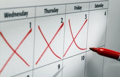 Top 5 ţări CIUDATE: Calendarul cu 7 ani în urmă, monede cu chipul lui Mikey Mouse sau interzicerea hainelor galbene