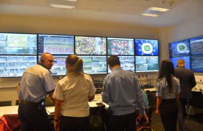 VIDEO+FOTO // SUPERREPORTAJ » N-ați mai trăit un derby așa! O echipă GSP a urmărit FCSB - Dinamo 1-0 din punctul de comandă al Jandarmeriei și al Poliției