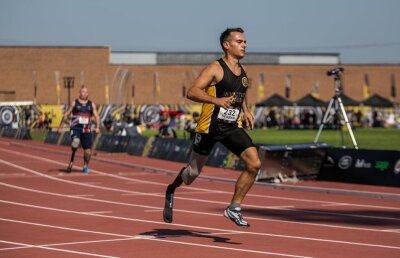 VIDEO Din nou erou » Maiorul Laurenţiu Şerban aduce României prima medalie la Jocurile Invictus 2017!